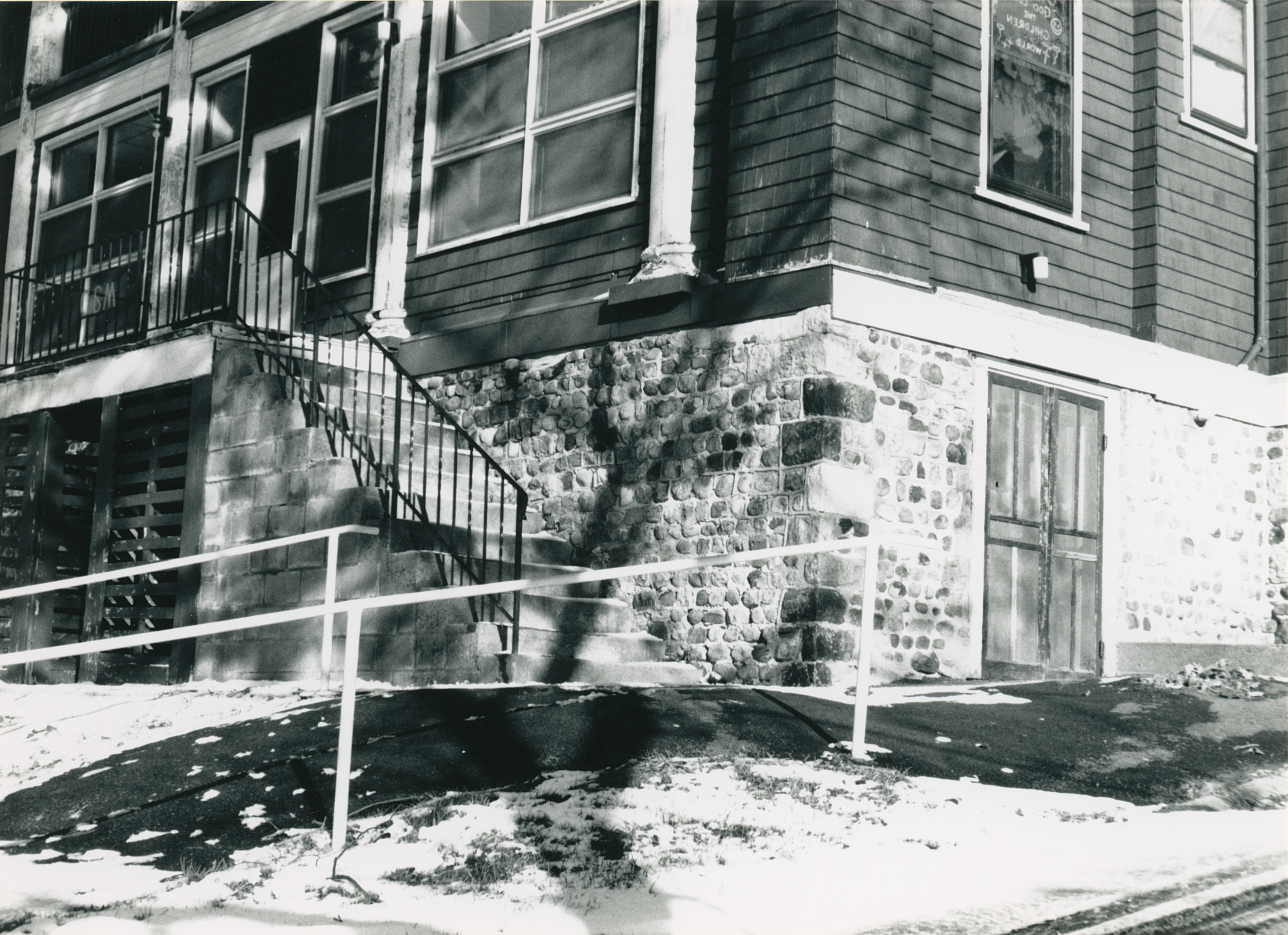 Liv-3 4395 E Lake Rd 2